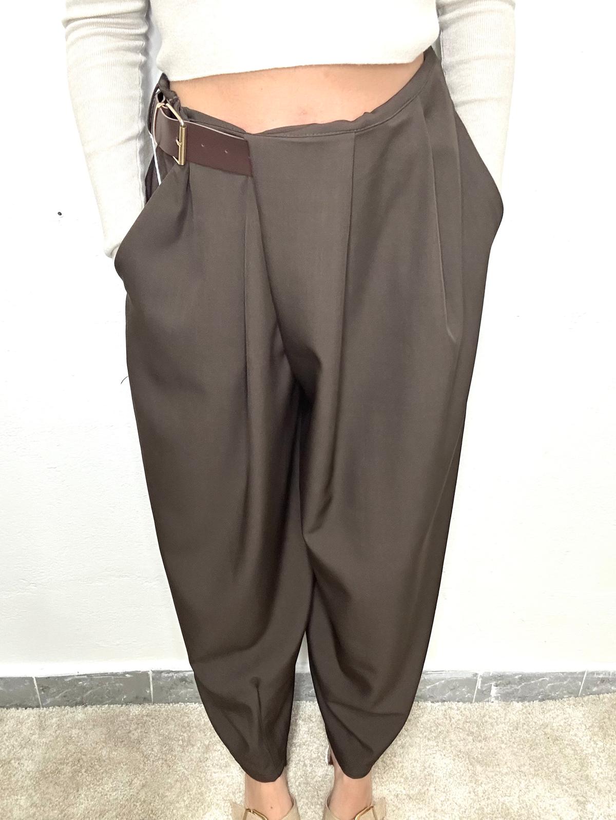 PANTALON DETALLE CINTURON