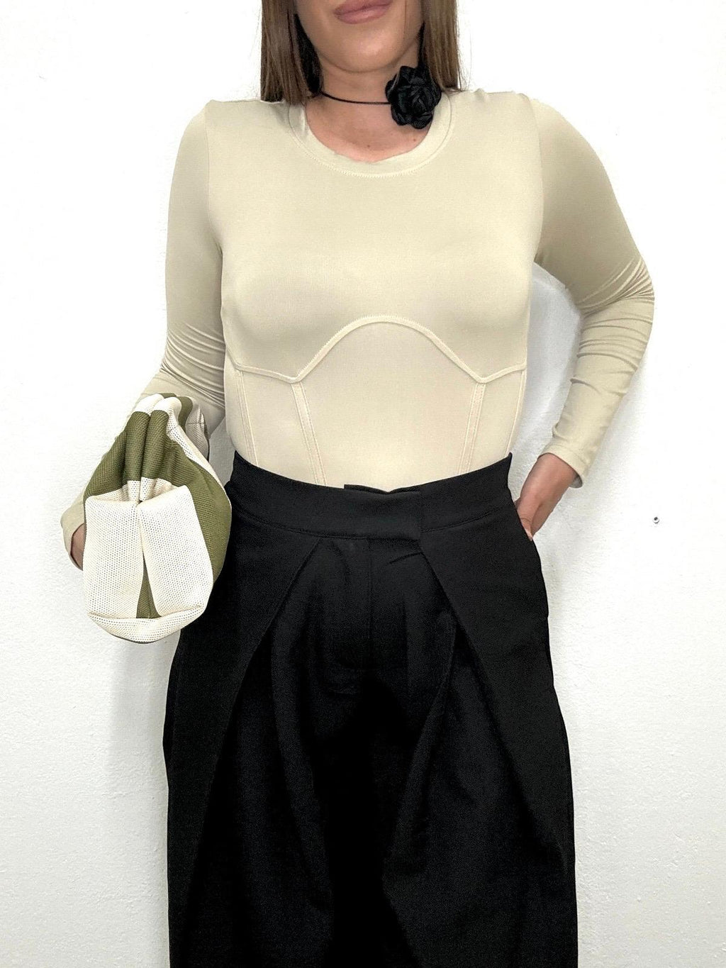 PANTALON PINZAS DETALLE APERTURA