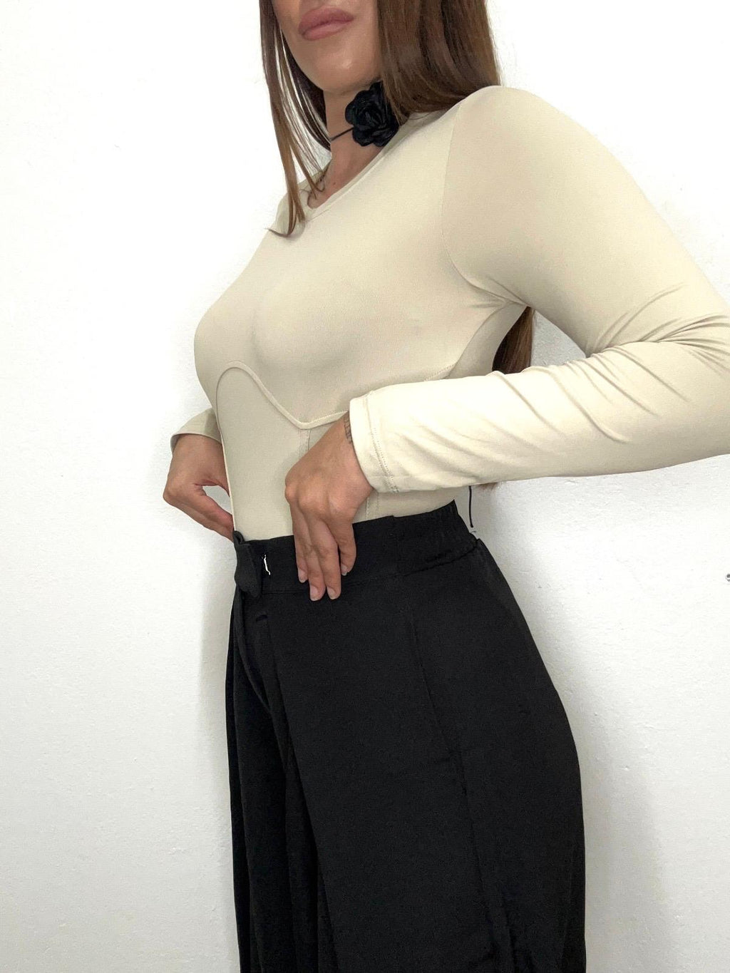 PANTALON PINZAS DETALLE APERTURA