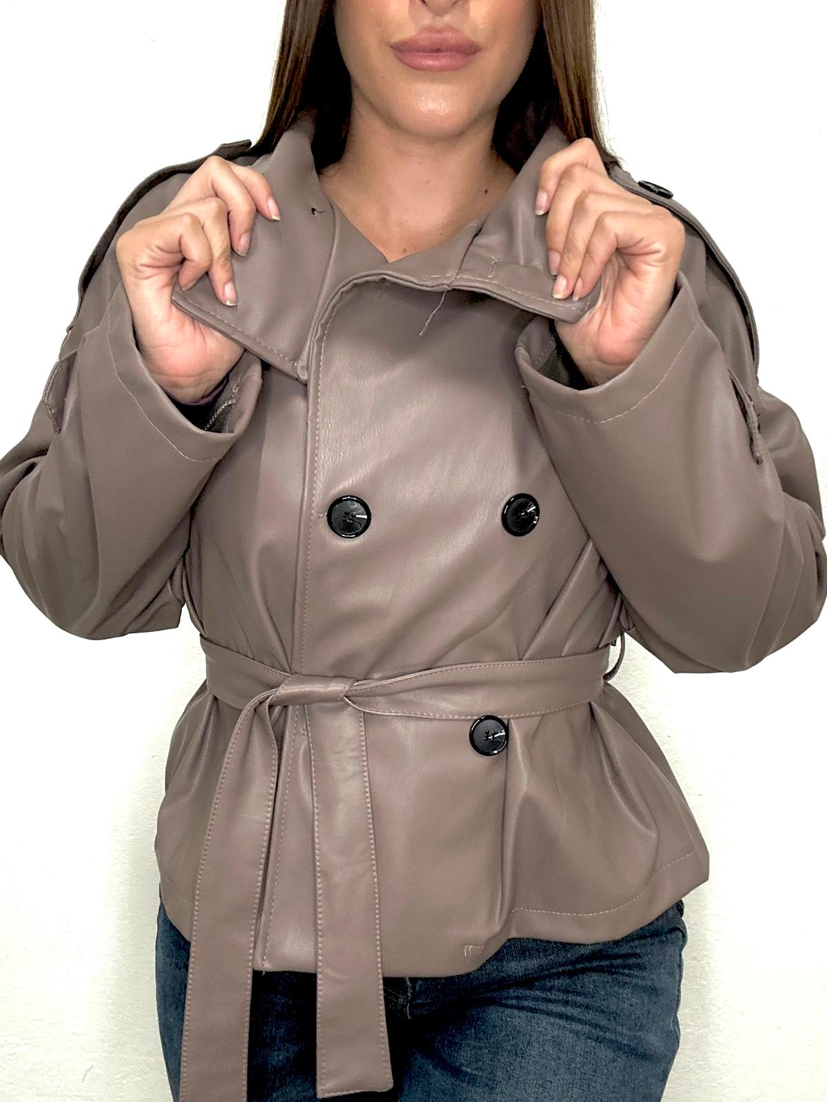 CHAQUETA TRENCH EFECTO PIEL CON CINTURON