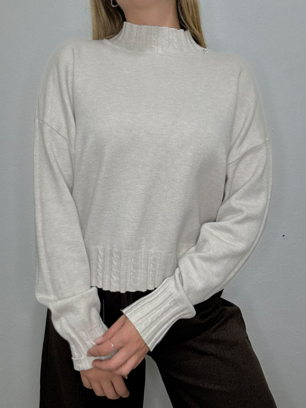 JERSEY OVERSIZE DE CUELLO ALTO