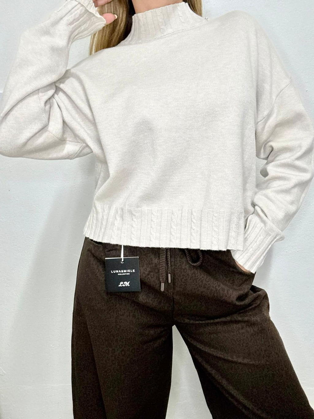 JERSEY OVERSIZE DE CUELLO ALTO